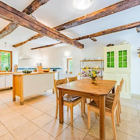 Holiday home 4 Bedroom Amazing Home In Caylus