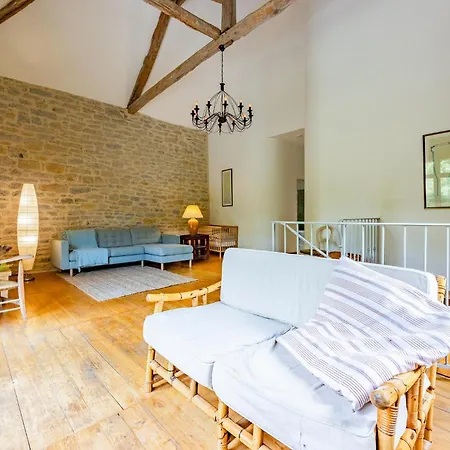 4 Bedroom Amazing Home In Caylus Holiday home Caylus