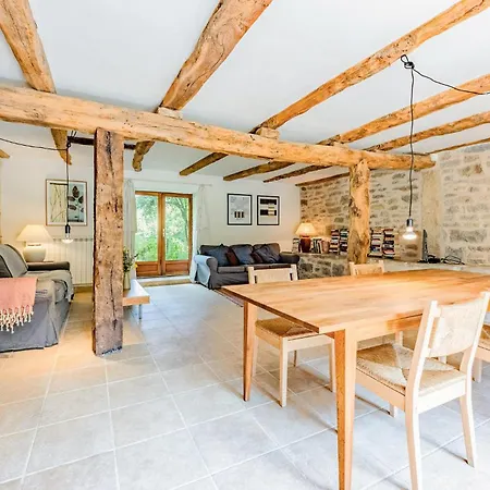 Holiday home 4 Bedroom Amazing Home In Caylus *