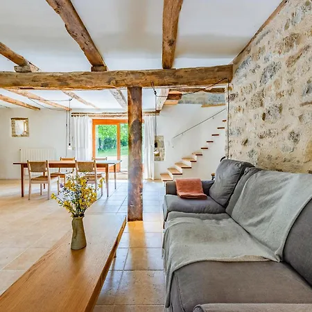 Holiday home 4 Bedroom Amazing Home In Caylus