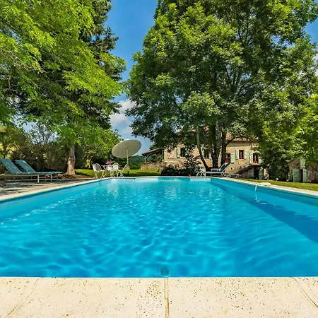 4 Bedroom Amazing Home In Caylus Holiday home *